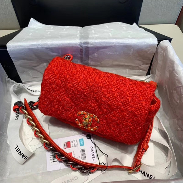 CHANEL 19 Waist Bag Red