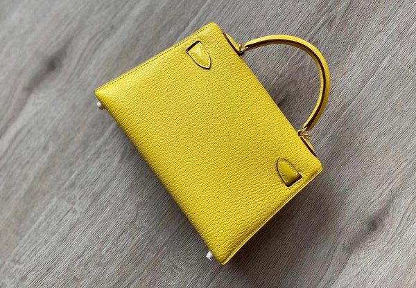Hermès 9O Jaune De Naples   Mini Kelly II Chevre  Mysore Leather Gold hardware