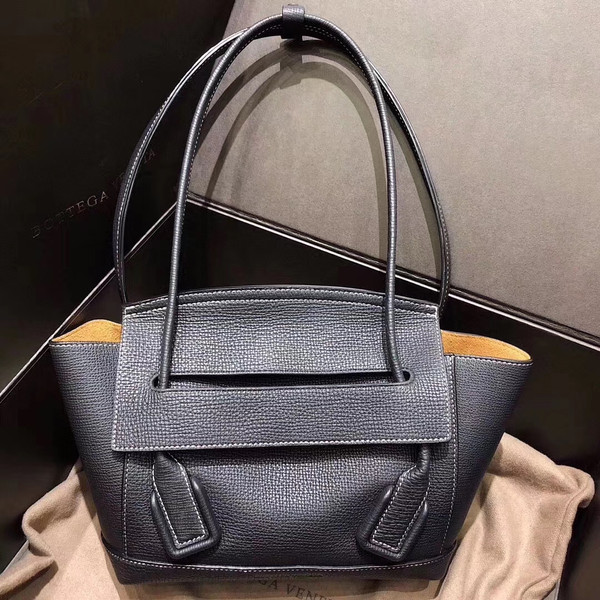 Bottega Veneta ARCO 33  in Black  grainy calfskin
