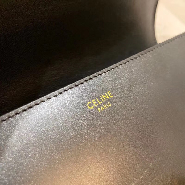 Celine MEDIUM CHAIN MAILLON TRIOMPHE BAG IN SHINY CALFSKIN