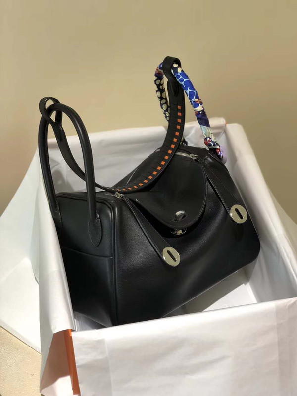 Hermes Black Lindy 26 Swift Palladium Hardware with rare Tressage Strap