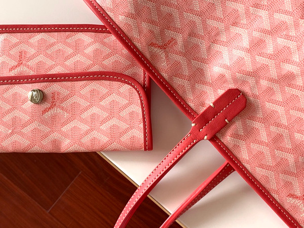 Goyard Limited Edition "LOVE"   St Louis PM Tote Pink Chevron Bag