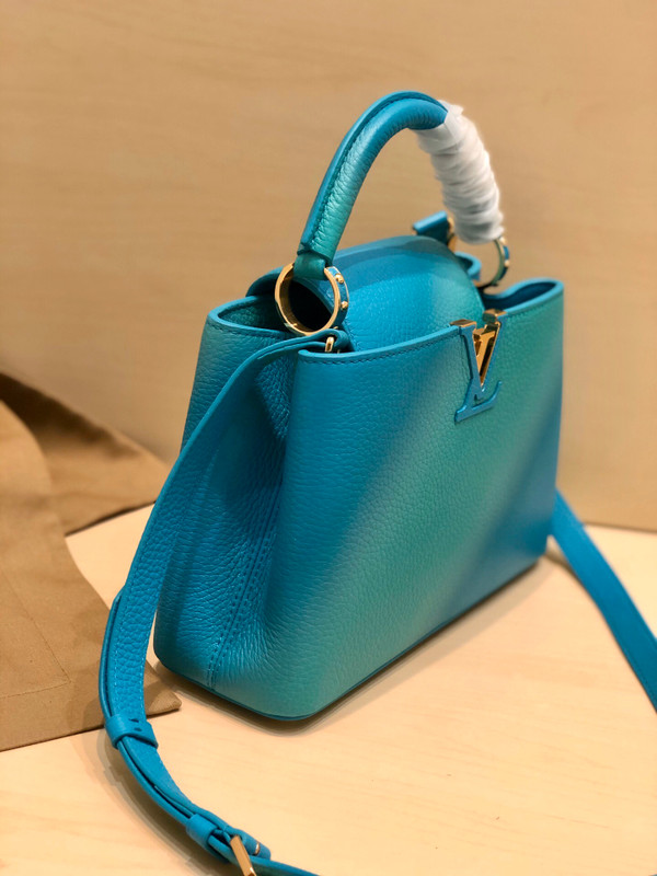 Louis Vuitton M55375 CAPUCINES BB