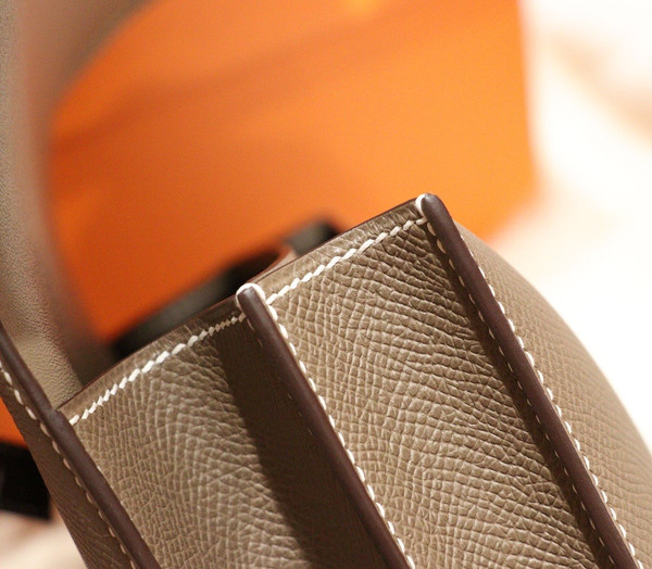 Hermes Etoupe Constance Epsom leather 18cm Gold Hardware