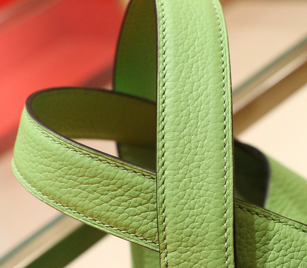 Hermes Vert Criquet Picotin Lock MM Togo Leather Bag