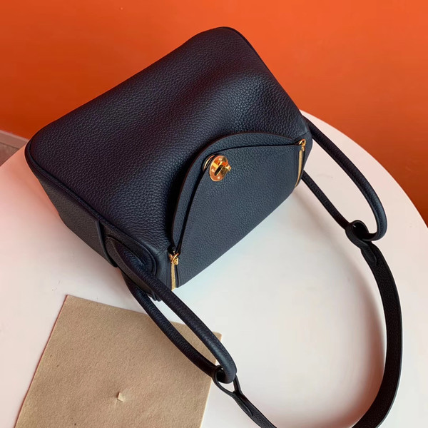 Hermes 2Z Bleu Nuit Lindy 26 Veau Taurillon Clemence Gold Hardware