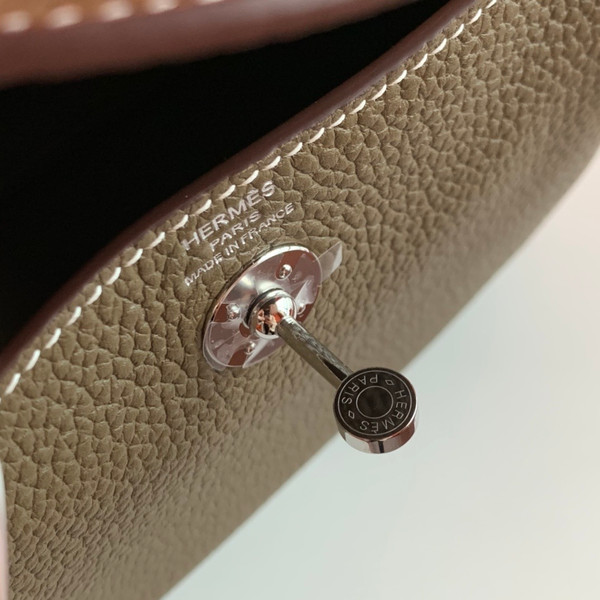 Hermes Mini Lindy 20cm Bag Etoupe Taurillon Clemence Leather Palladium Hardware