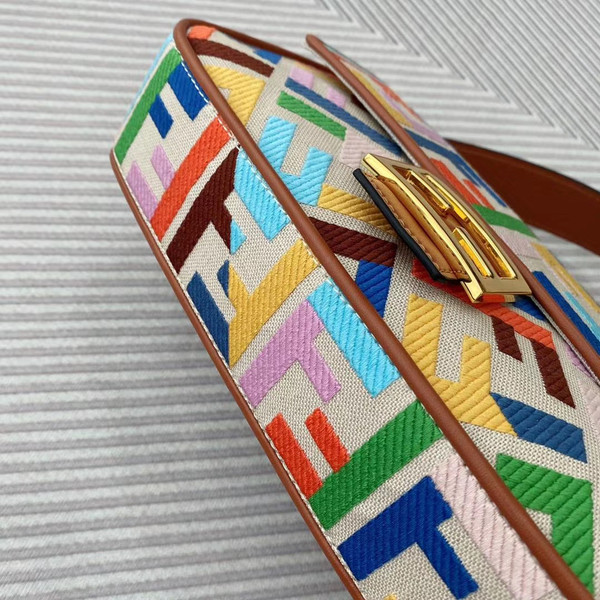 Fendi  BAGUETTE Beige canvas bag