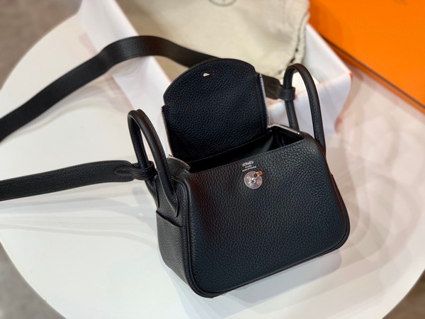 Hermes Mini Lindy 20cm Bag Black  Togo Leather Palladium Hardware