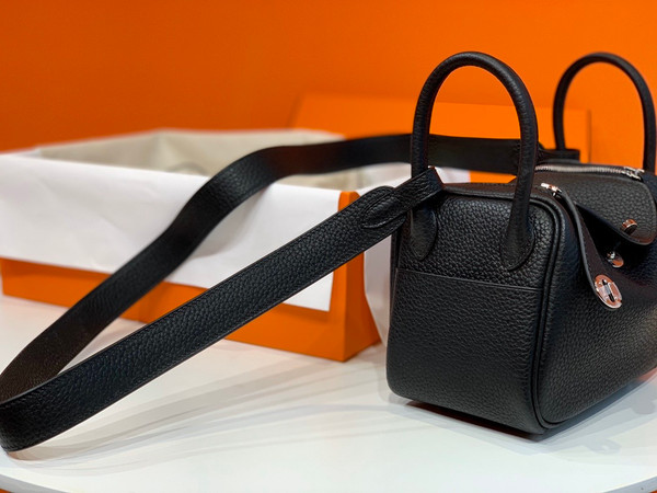 Hermes Mini Lindy 20cm Bag Black  Togo Leather Palladium Hardware