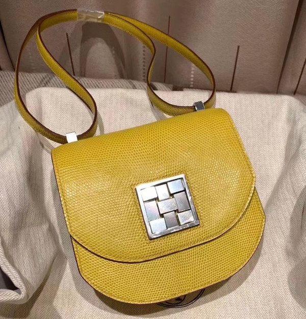 Hermès  9O Jaune de Naples  Lizard Mosaique Au 24-17