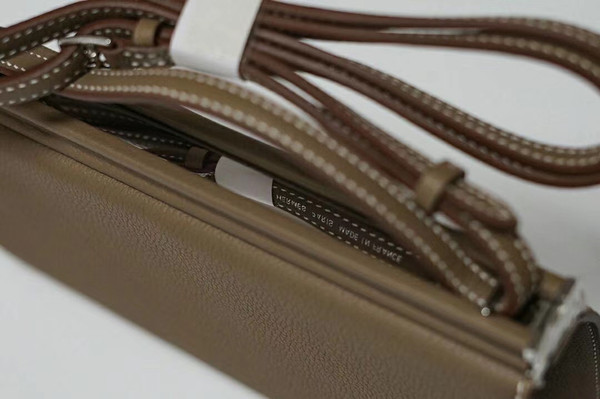 Hermes Clic-H 21 bag Etoupe Evercolor calfskin  with Palladium hardwares
