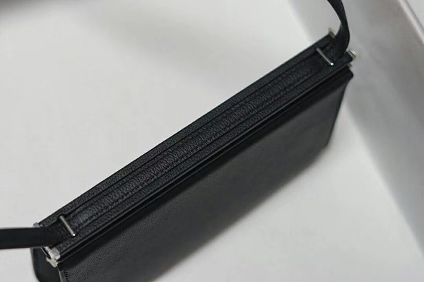 Hermes Clic-H 21 bag Black Evercolor calfskin  with Palladium hardwares
