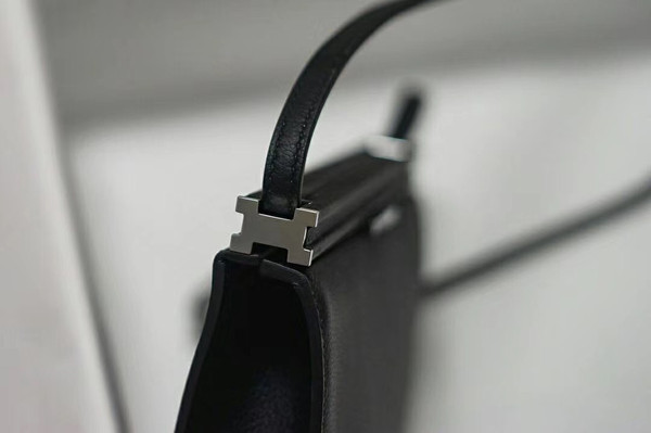 Hermes Clic-H 21 bag Black Evercolor calfskin  with Palladium hardwares