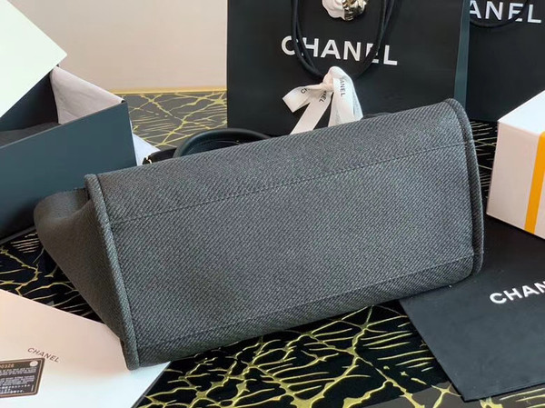 Chanel Large Tote A67001