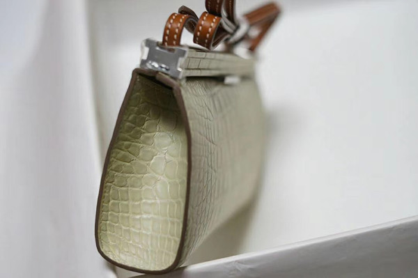 Hermes Clic-H 21 bag Green Alligator with Palladium hardwares