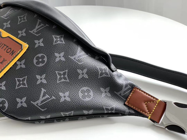 Louis Vuitton Limited Edition  M45220 DISCOVERY BUMBAG