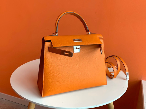 Hermes Orange Kelly 28 cm Epsom Palladium Hardware