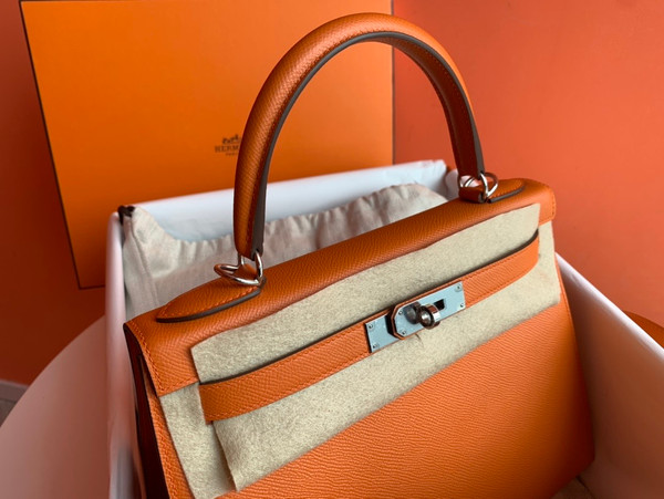 Hermes Orange Kelly 28 cm Epsom Palladium Hardware