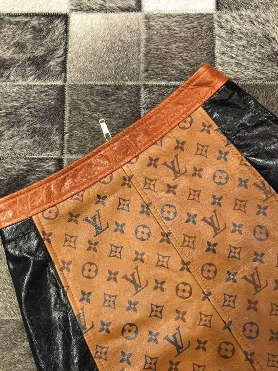 Louis Vuitton 1A82RO TATTOO MONOGRAM A-LINE MINI SKIRT
