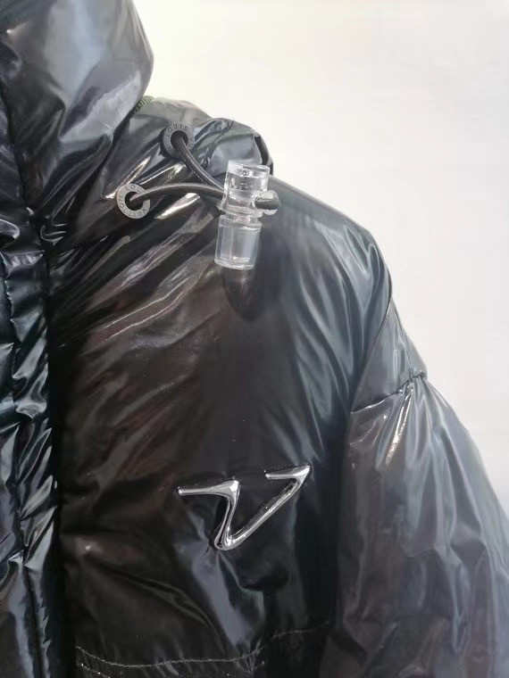 Louis Vuitton PACKABLE SLEEVES QUILTED DOWN GILET