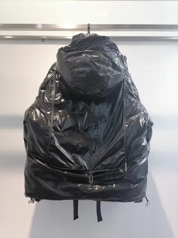 Louis Vuitton PACKABLE SLEEVES QUILTED DOWN GILET