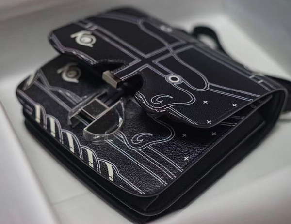 Hermès Limited Edition 2002 20cm Black Enamel Hardware
