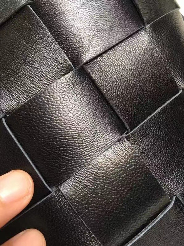 Bottega Veneta MAXI SHOULDER BAG BLACK