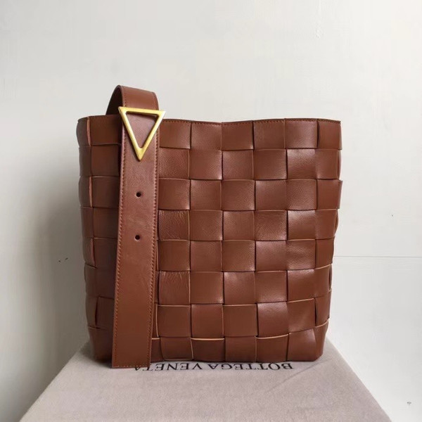 Bottega Veneta MAXI SHOULDER BAG BROWN