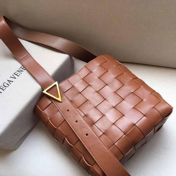 Bottega Veneta MAXI SHOULDER BAG BROWN
