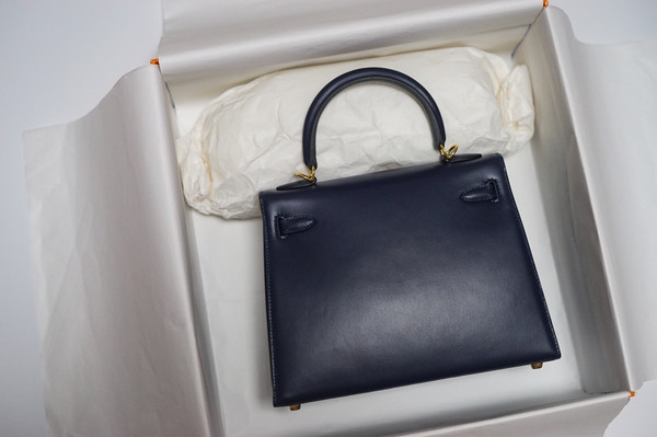 Hermes  FEATHER KELLY 32 Black Peacock feather & Box Leather with Gold Hardware