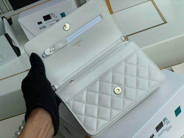 Chanel Clutch With Pearl Chain White