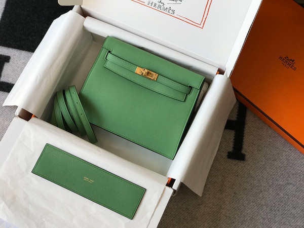 Hermes 3I Vert Criquet  Kelly Danse Bag Evercolour Leather Gold Hardware