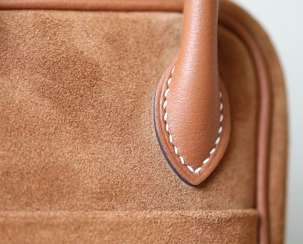 Hermes Mini Lindy 20cm Bag Gold  Veau Doblis Suede Gold  Hardware