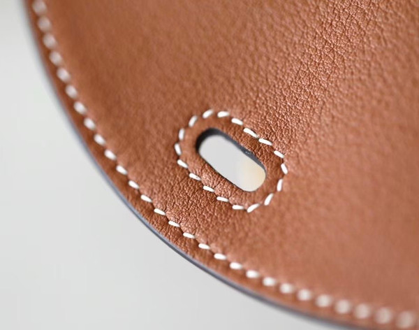 Hermes Mini Lindy 20cm Bag Gold  Veau Doblis Suede Gold  Hardware