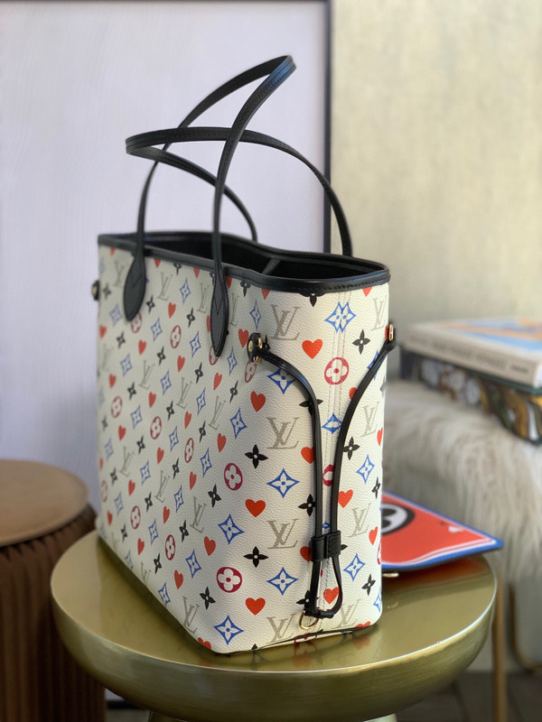 Louis Vuitton M57462  GAME ON NEVERFULL MM