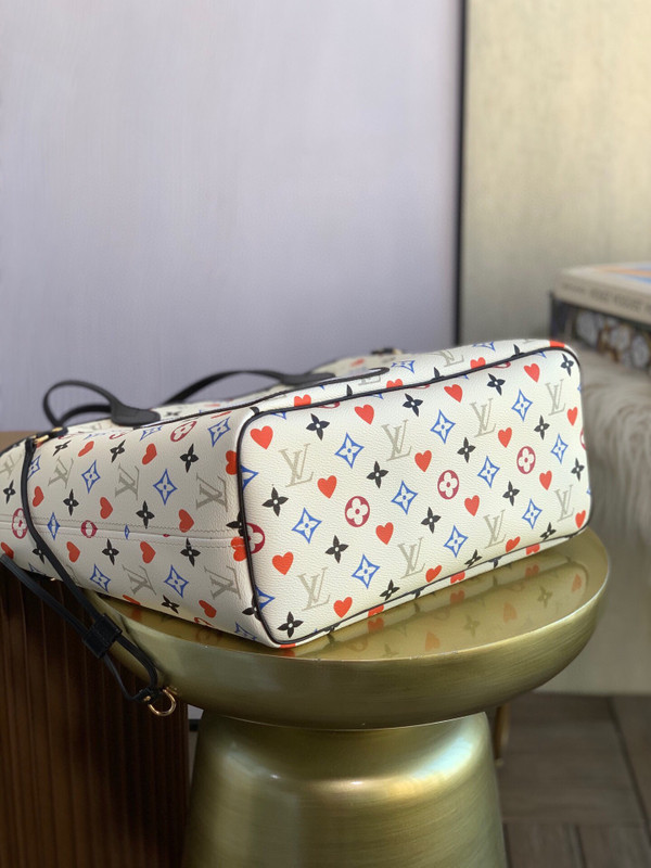 Louis Vuitton M57462  GAME ON NEVERFULL MM