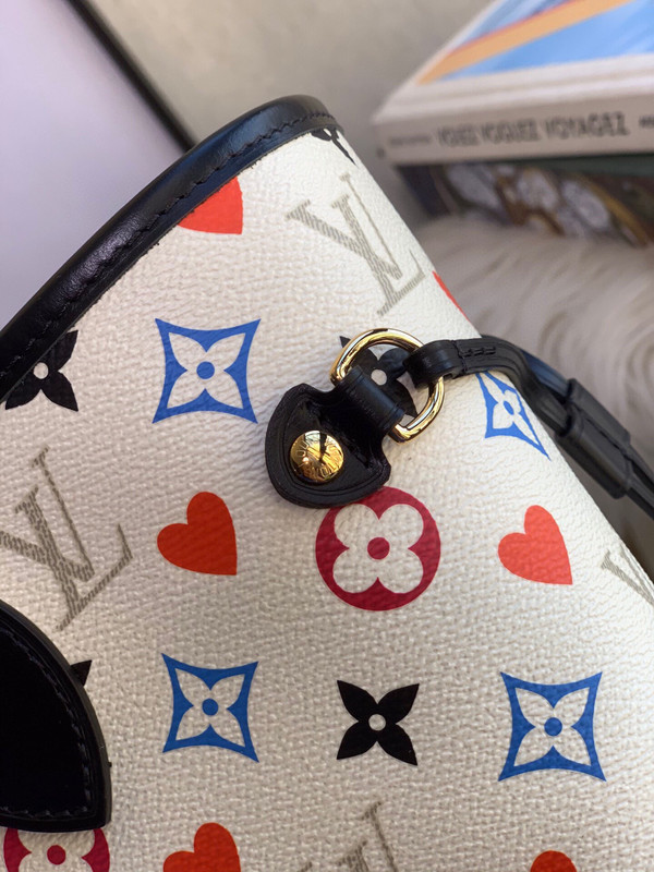 Louis Vuitton M57462  GAME ON NEVERFULL MM