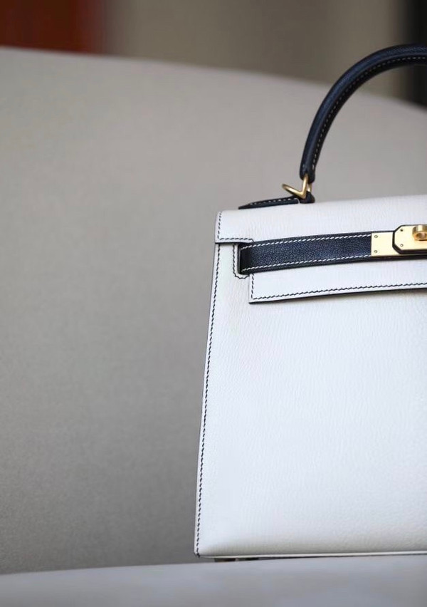 Hermès Special Order White/Black Kelly 28 Swift Leather  Gold Hardware