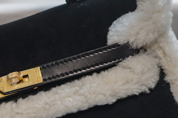 [Exclusive] Hermès Kelly 25 Limited Edition Black Teddy Shearling Bag