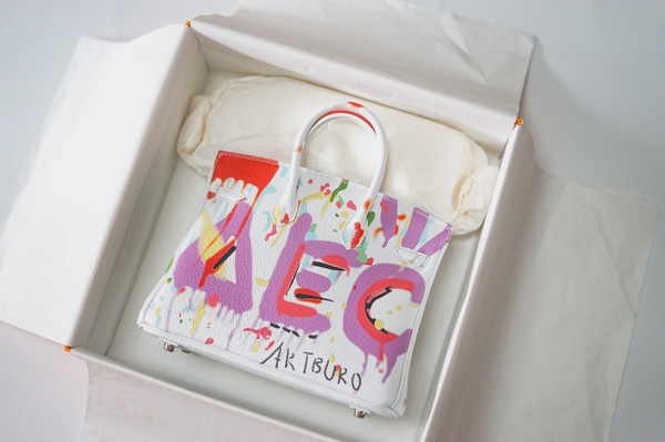 Hermes "Beverly Hills Hotel " Birkin 25 cm White Togo Palladium Hardware