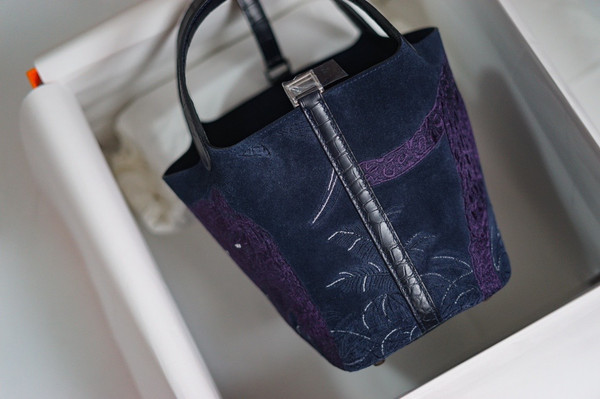 Hermes 2021 Limited Edition Embroidered Picotin lock 18 Touch Suede/ Alligator