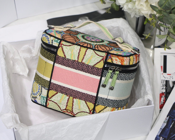 Christian Dior DIORTRAVEL VANITY CASE