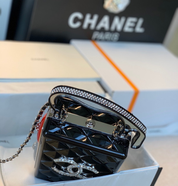 Chanel “Traffic Light” Resin, Strass & Silver-Tone Metal Bag Resort 2020 Collection