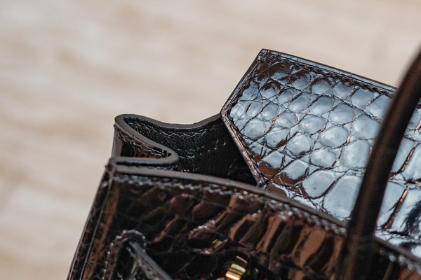 Hermes Birkin 25cm Black Shinny Alligator with Gold hardware