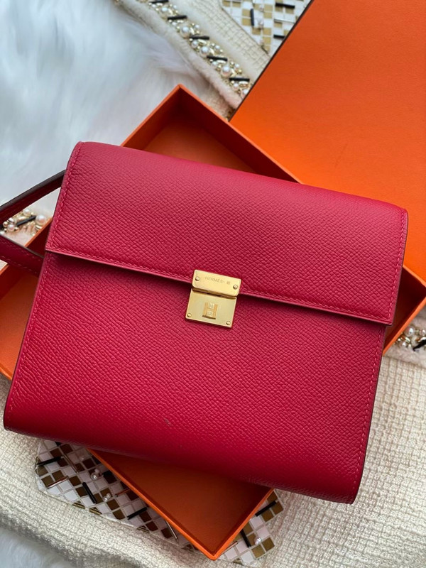 Hermes Clic 16 wallet Red Epsom Leather With Gold Hardware