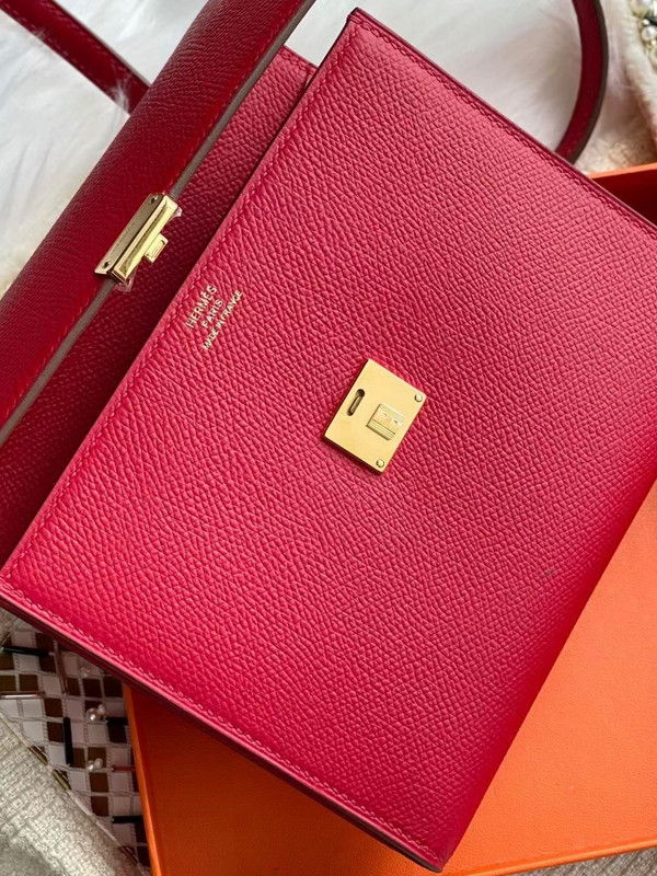 Hermes Clic 16 wallet Red Epsom Leather With Gold Hardware