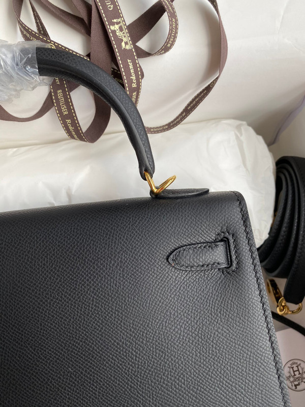 HERMES KELLY 28 SELLIER BLACK  EPSOM GOLD HARDWARE