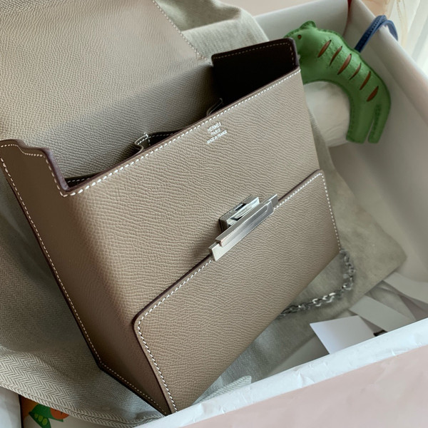 Hermes Cinhetic bag Etoupe