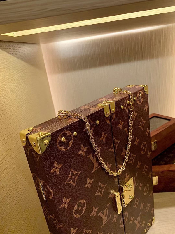Louis Vuitton GI0554  HOME MIRROR TRUNK